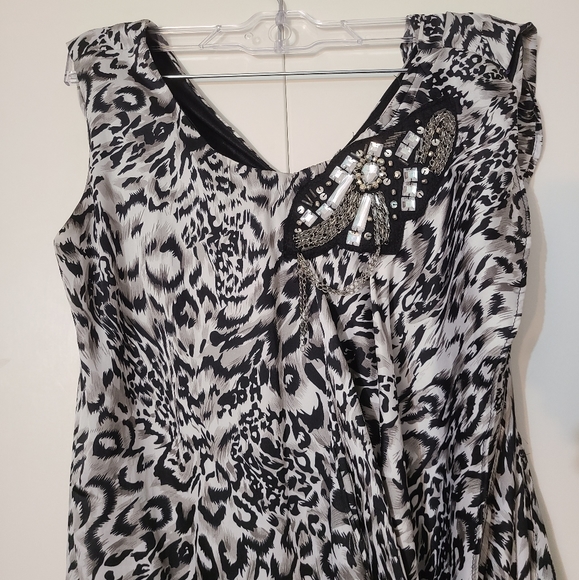 Snow leopard print rhinestone wrap party dress - Picture 3 of 13